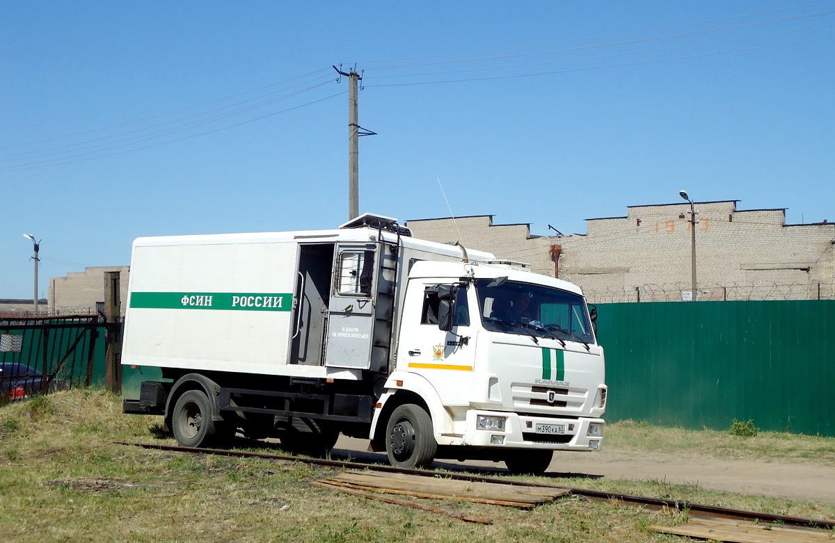 Псковская область, № М 390 КА 60 — КамАЗ-4308-H3