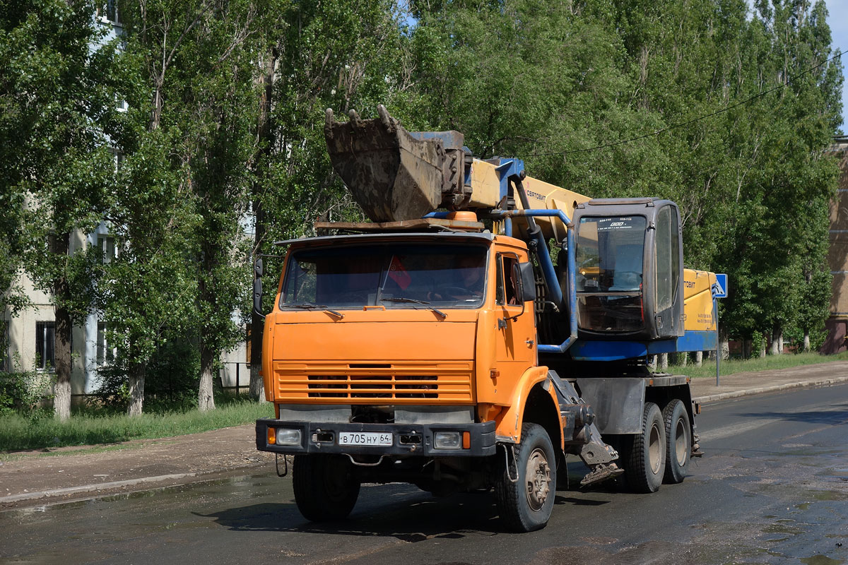 Саратовская область, № В 705 НУ 64 — КамАЗ-53228-15 [53228R]