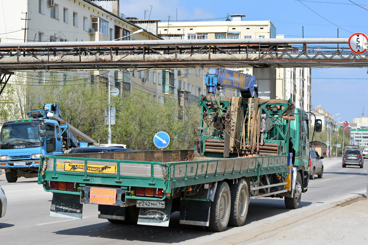 Саха (Якутия), № Е 242 МН 14 — Isuzu Giga (общая модель)