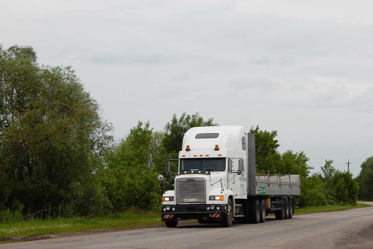 Воронежская область, № М 052 ХА 36 — Freightliner FLD 120