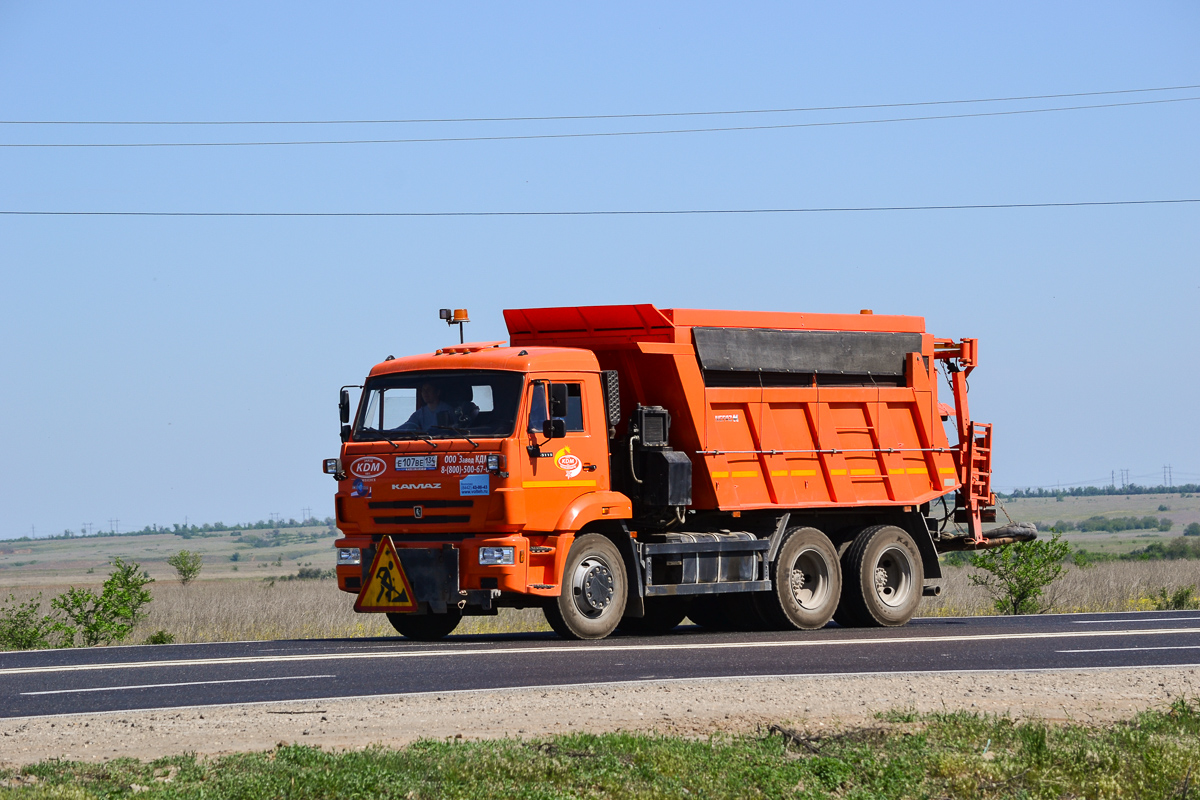 Волгоградская область, № Е 107 ВЕ 134 — КамАЗ-65115 (общая модель)