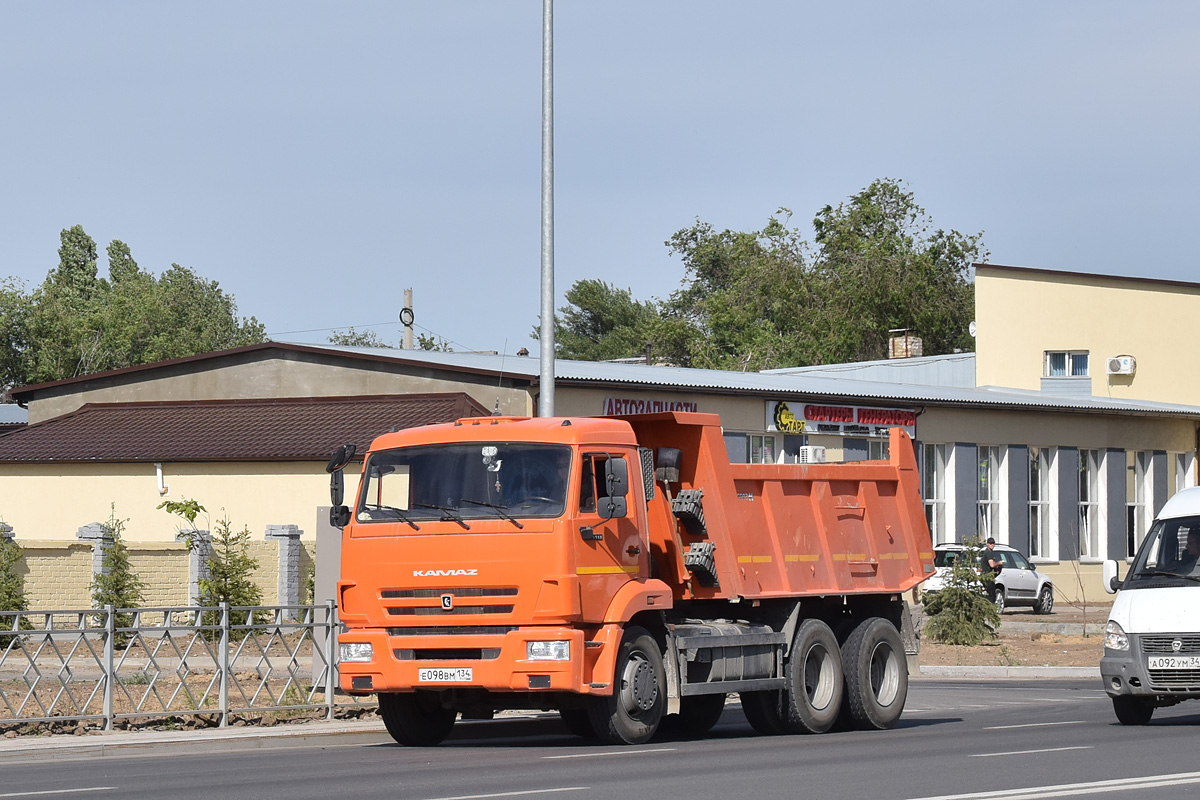 Волгоградская область, № Е 098 ВМ 134 — КамАЗ-65115-42