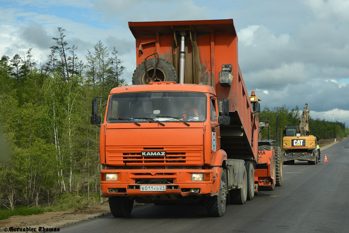 Чувашия, № В 011 КВ 21 — КамАЗ-6520-06 [65200F]