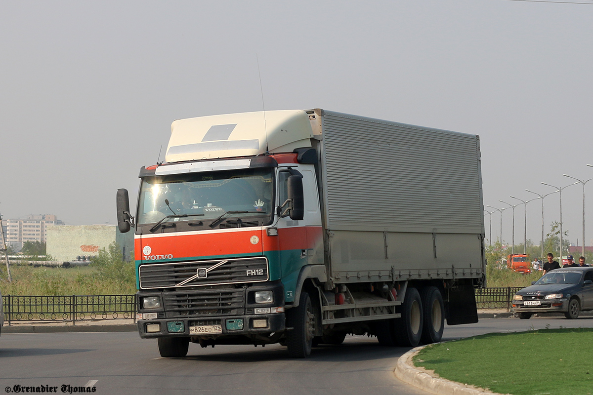 Приморский край, № Р 826 ЕО 125 — Volvo ('1993) FH12.380