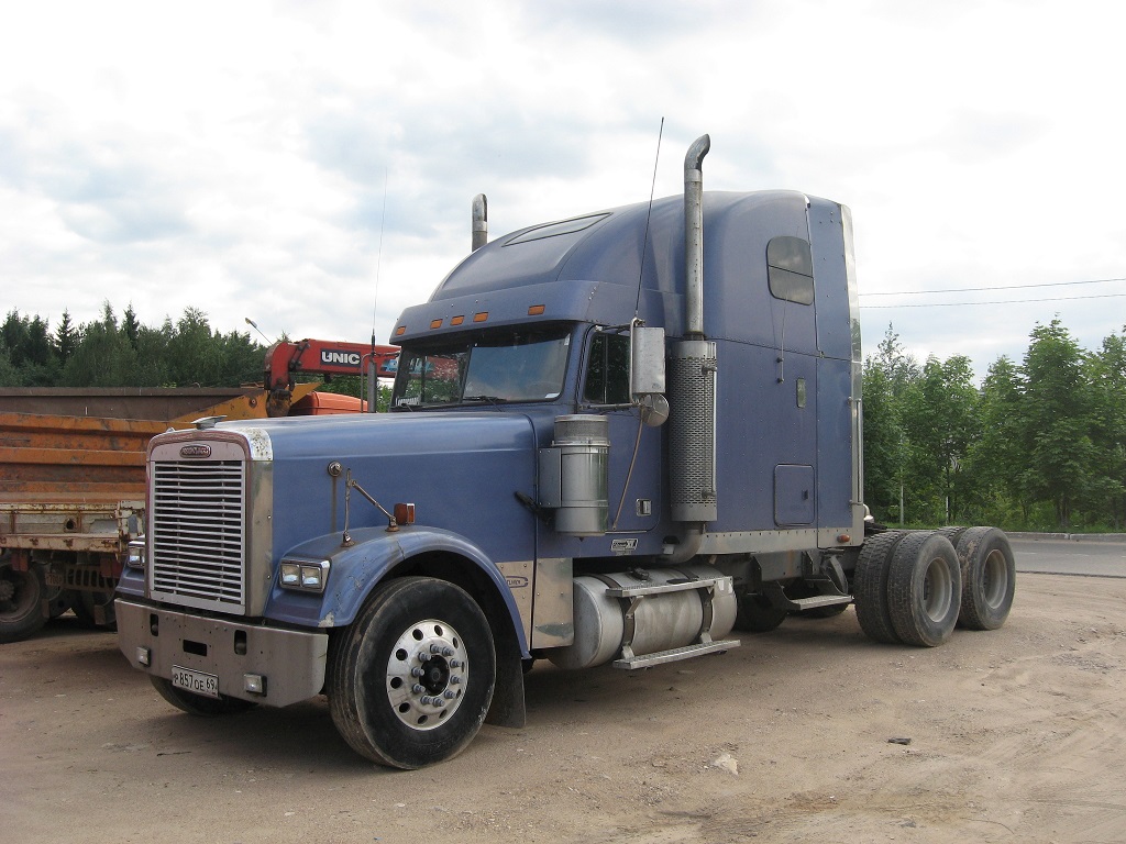 Тверская область, № Р 857 ОЕ 69 — Freightliner FLD 132 Classic XL