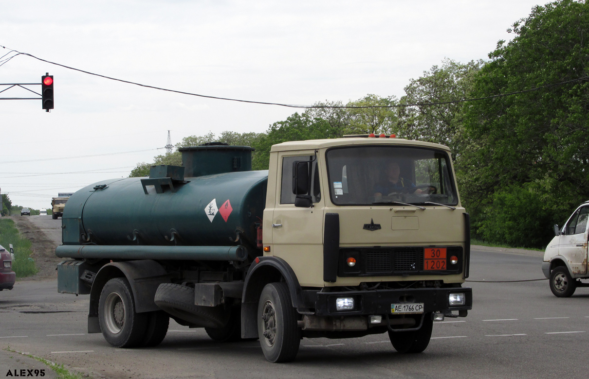 Днепропетровская область, № АЕ 1766 СР — МАЗ-5337 [533700]