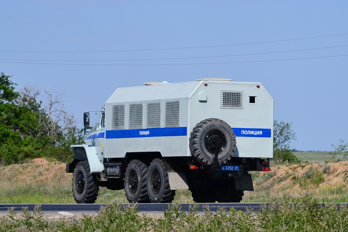 Волгоградская область, № В 3252 34 — Урал-43203-41