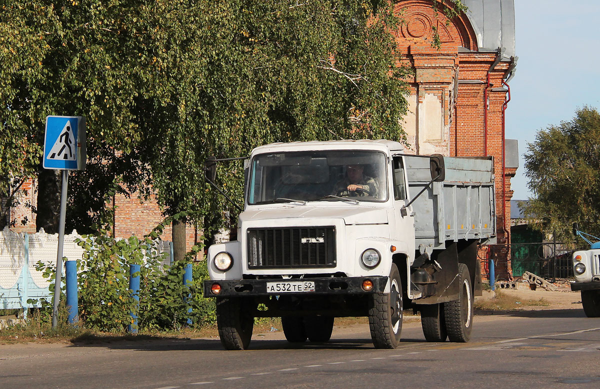 Нижегородская область, № А 532 ТЕ 52 — ГАЗ-33073