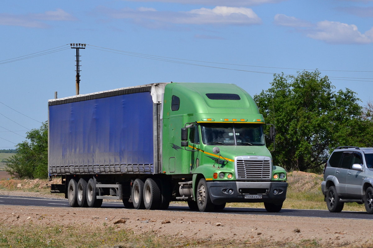 Брянская область, № Н 666 ЕХ 32 — Freightliner Century Class