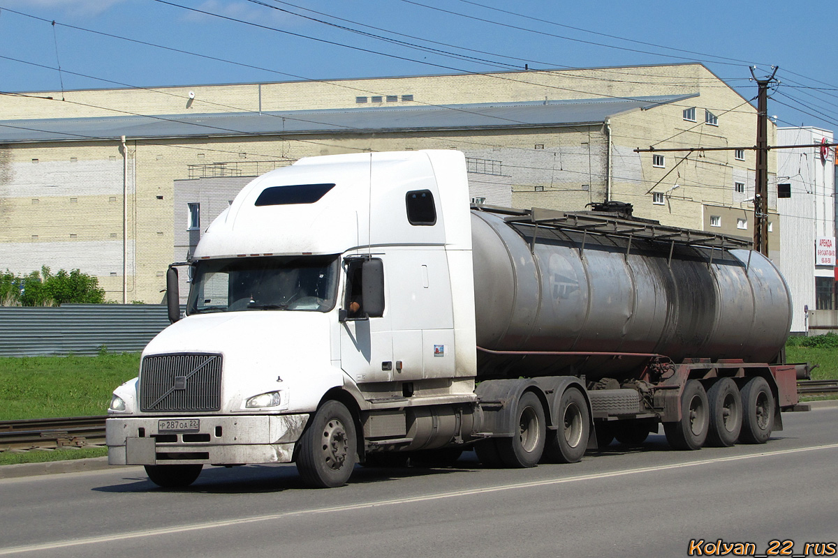 Алтайский край, № Р 287 ОА 22 — Volvo VNL660