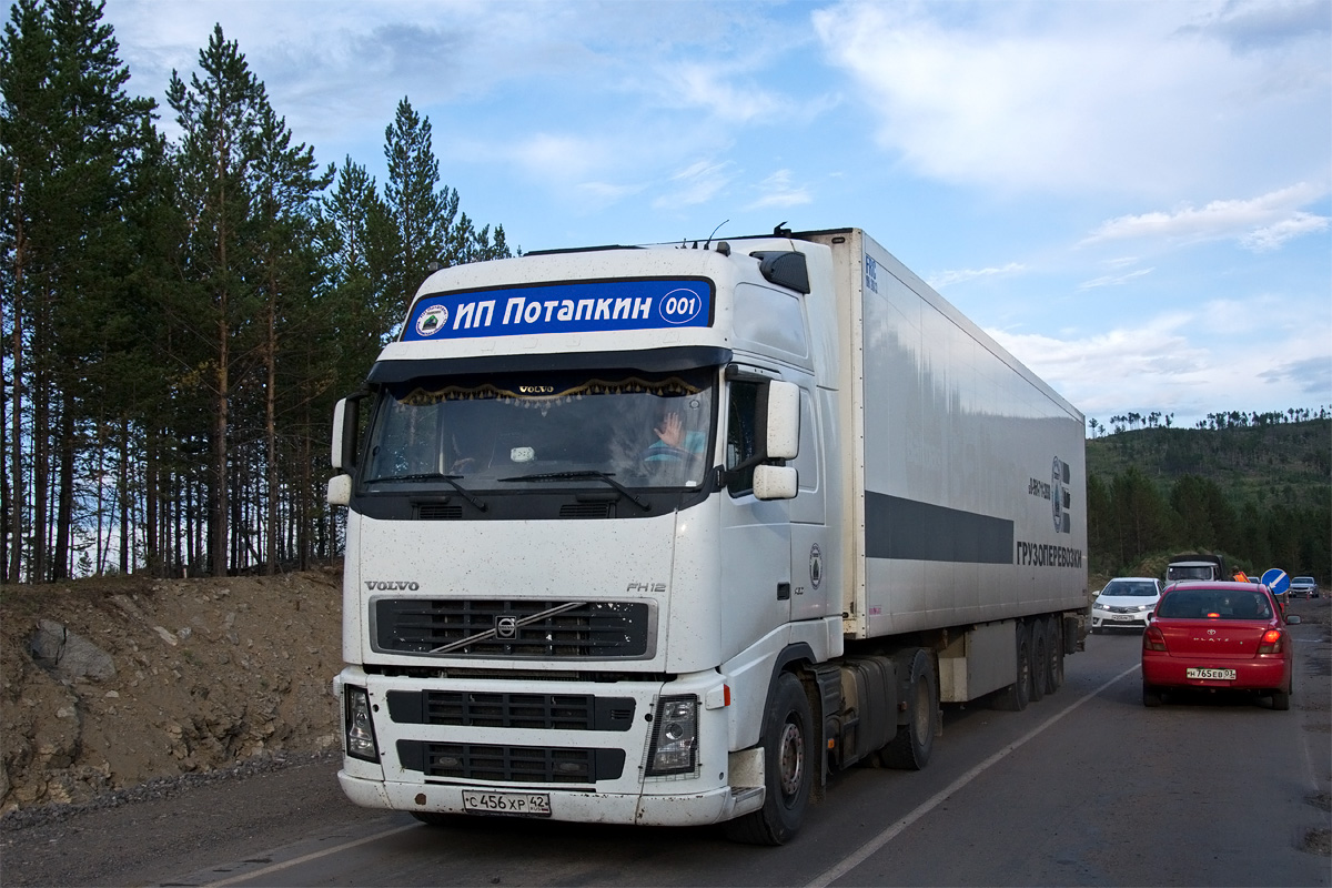 Кемеровская область, № С 456 ХР 42 — Volvo ('2002) FH12.460