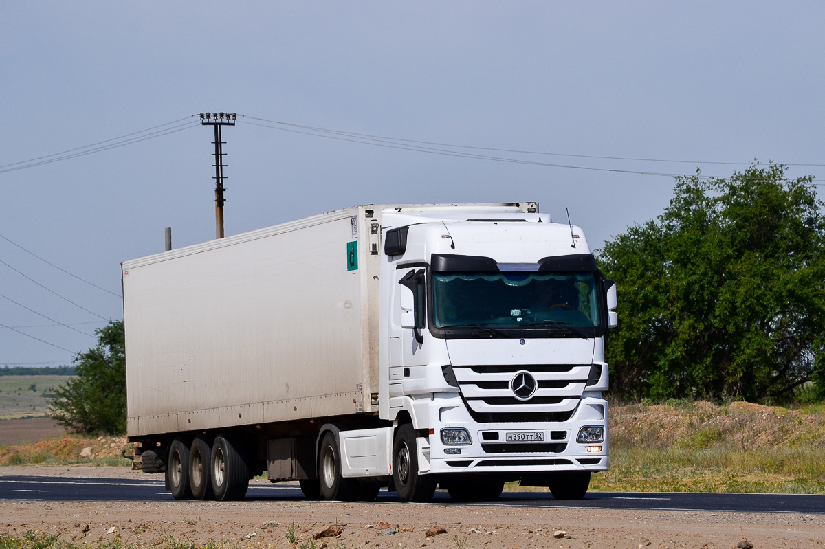 Брянская область, № М 390 ТТ 32 — Mercedes-Benz Actros ('2003)