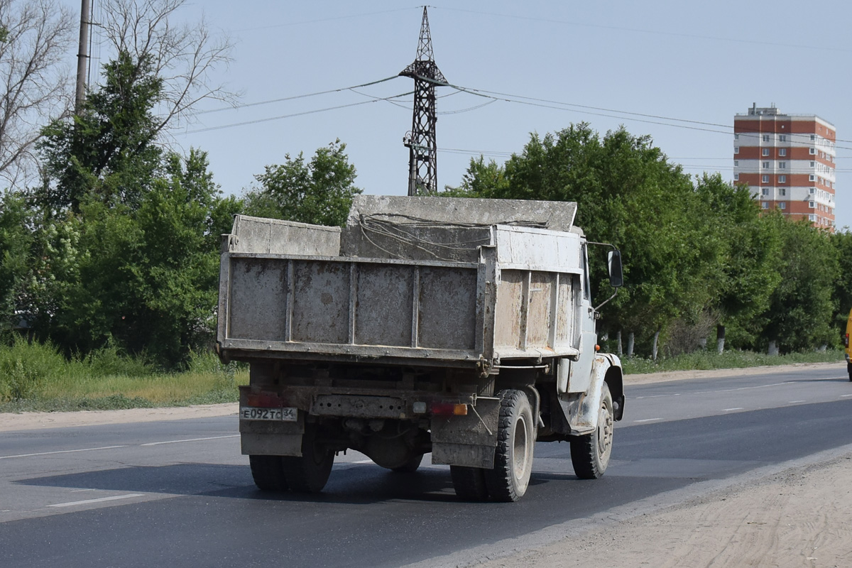 Волгоградская область, № Е 092 ТС 34 — ЗИЛ-494560