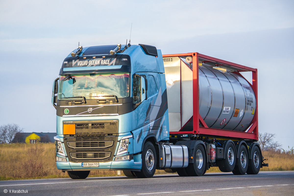 Кировоградская область, № АА 3664 ТО — Volvo ('2012) FH.460; Volvo ('2012) FH "Volvo Ocean Race" (Львовская область)