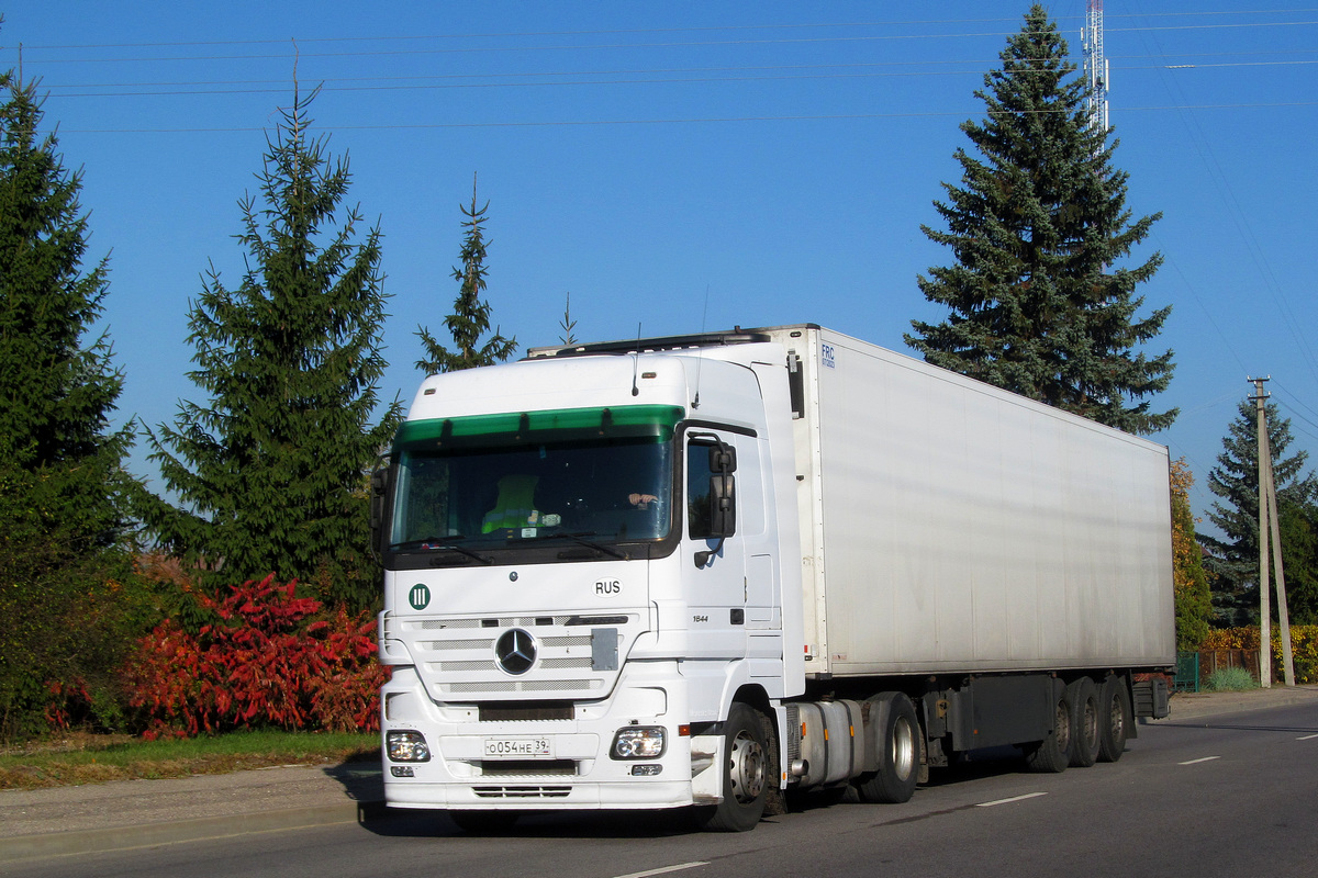 Калининградская область, № О 054 НЕ 39 — Mercedes-Benz Actros ('2003) 1844