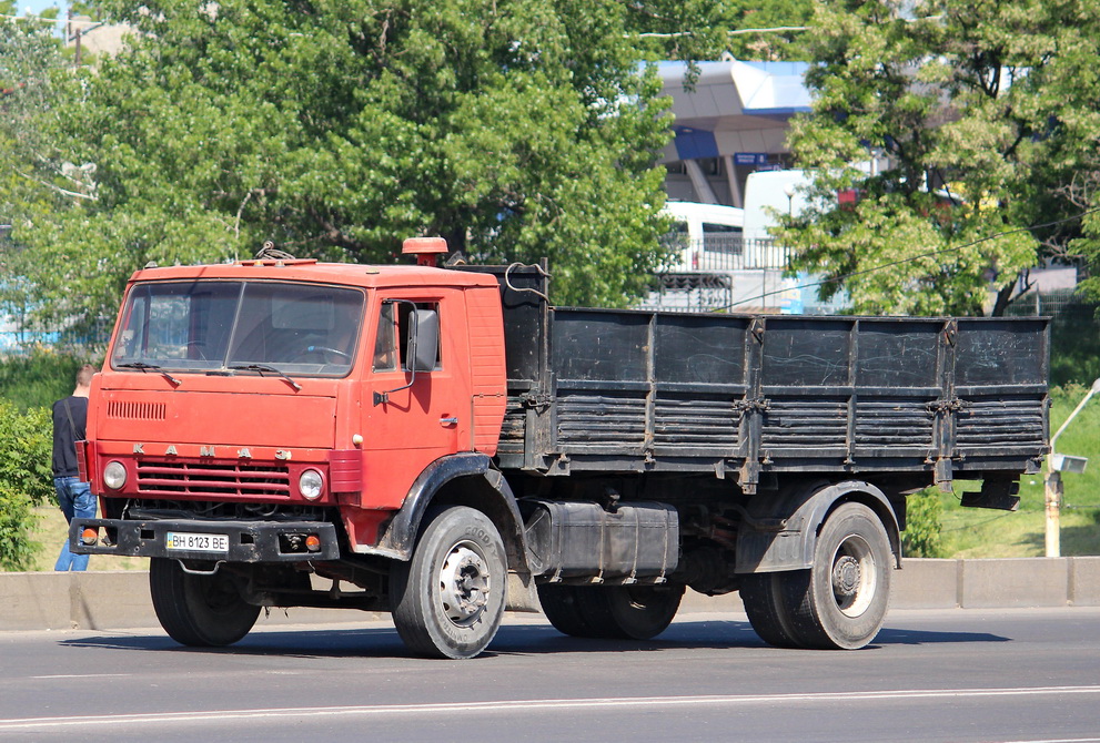 Одесская область, № ВН 8123 ВЕ — КамАЗ-5325 [532500]