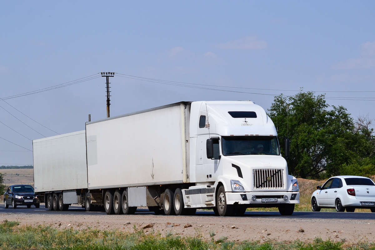 Ставропольский край, № Т 093 РУ 26 — Volvo VNL670