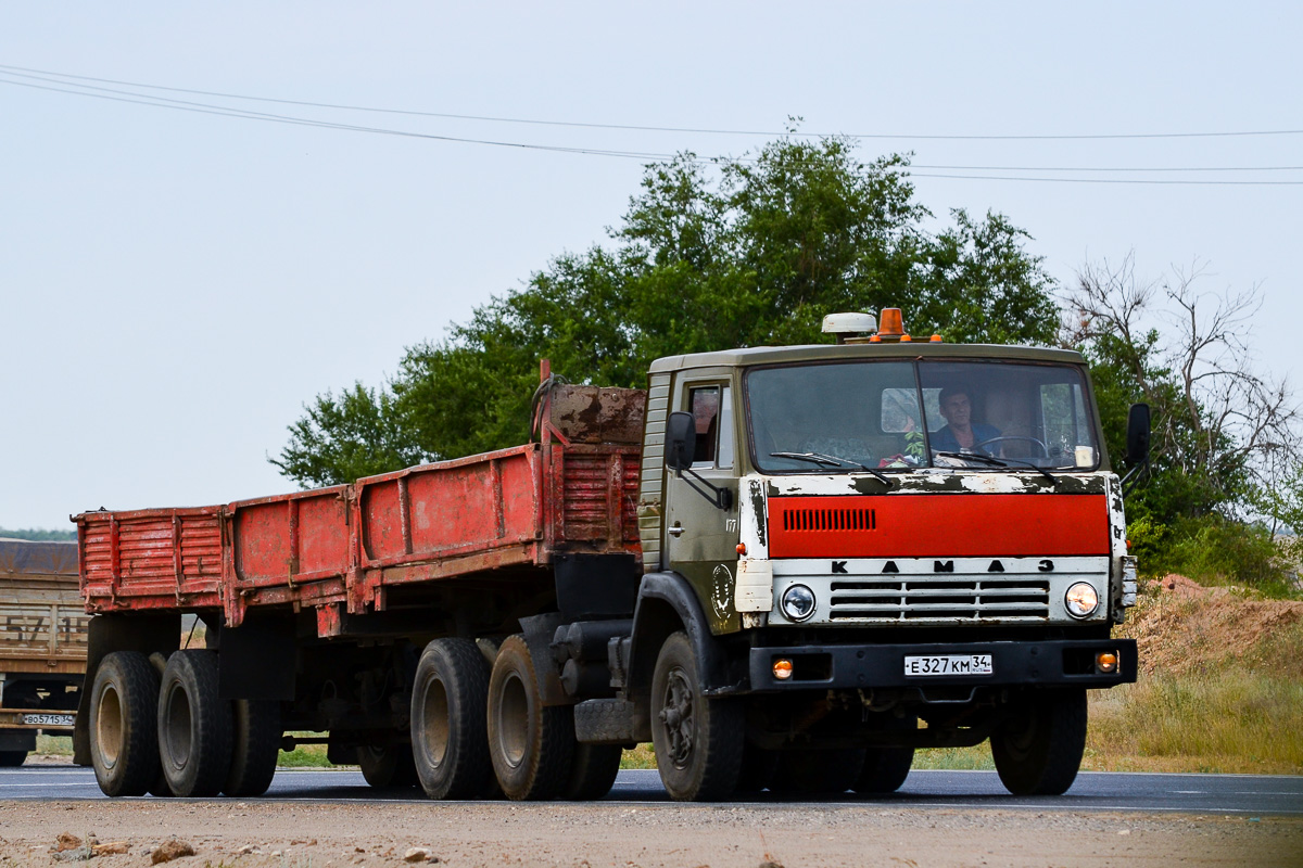 Волгоградская область, № Е 327 КМ 34 — КамАЗ-5410