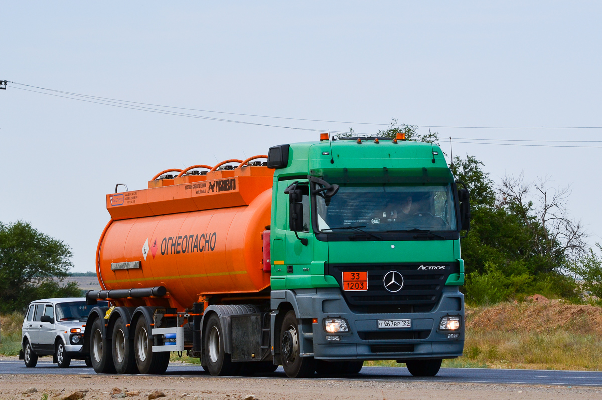 Краснодарский край, № Т 967 ВР 123 — Mercedes-Benz Actros ('2003) 1844