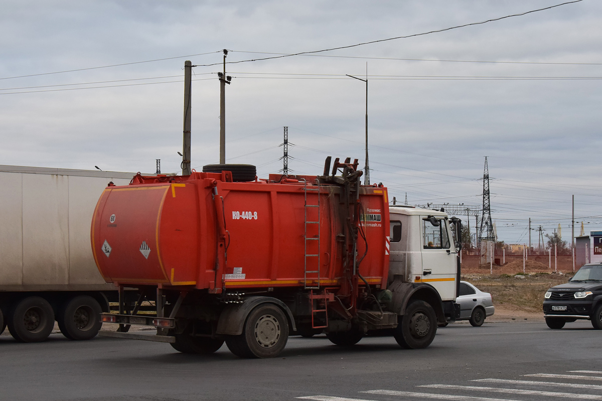 Волгоградская область, № Е 043 ВХ 134 — МАЗ-5337X2