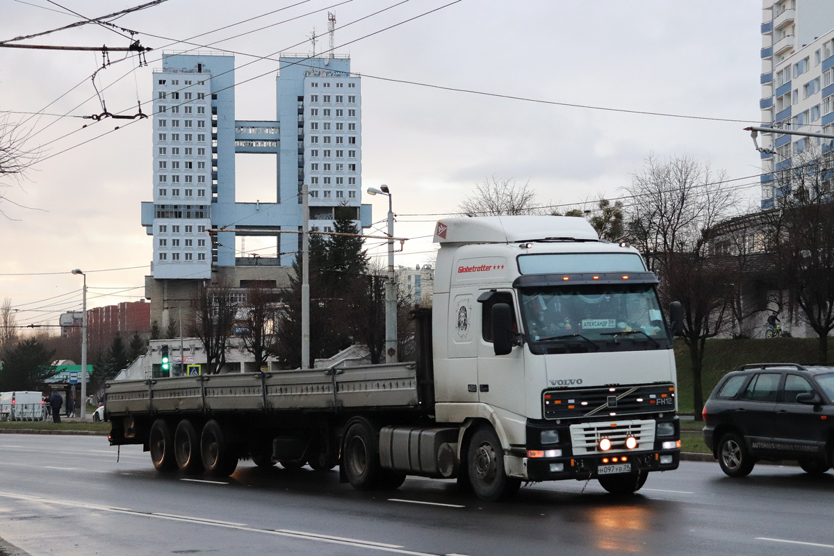 Калининградская область, № Н 097 УВ 39 — Volvo ('1993) FH12.420