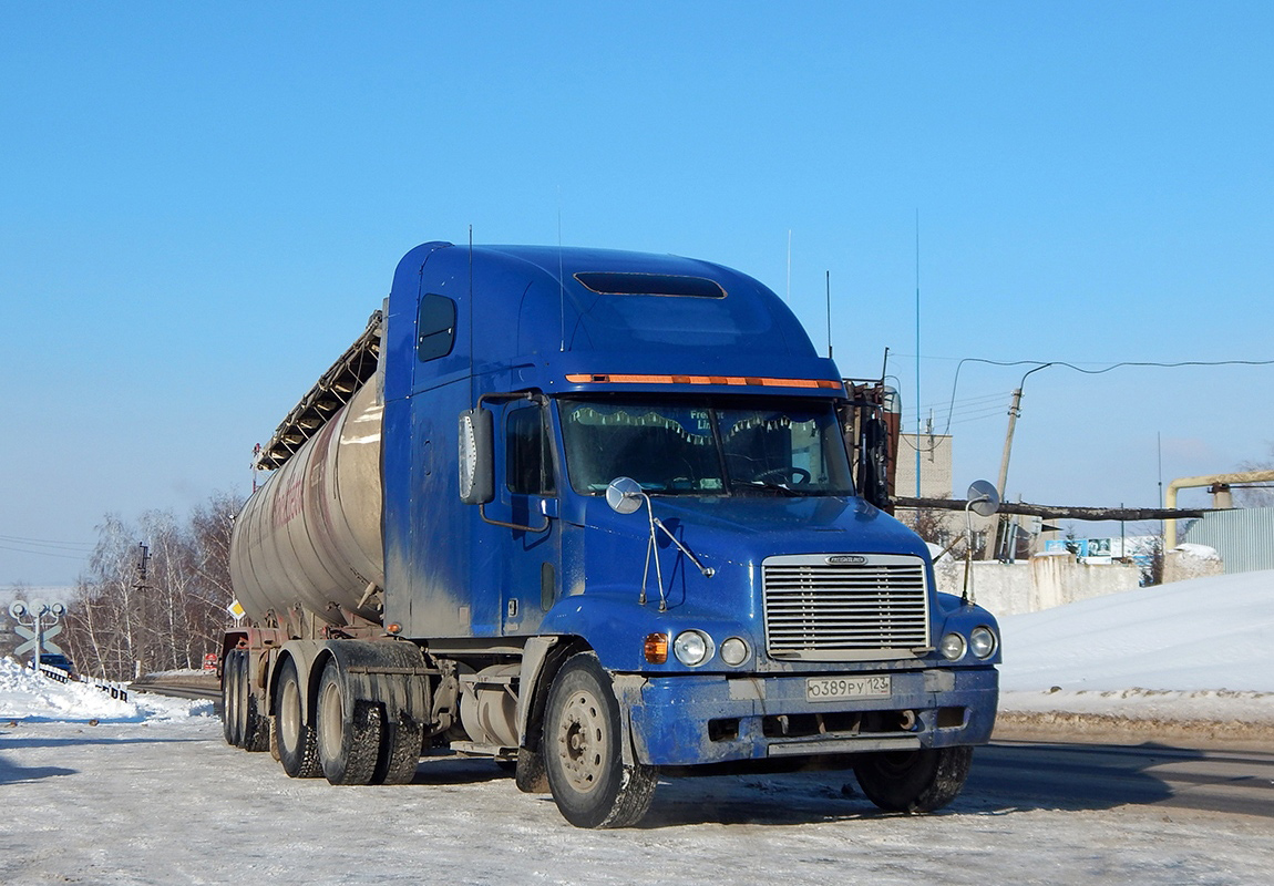 Краснодарский край, № О 389 РУ 123 — Freightliner Century Class