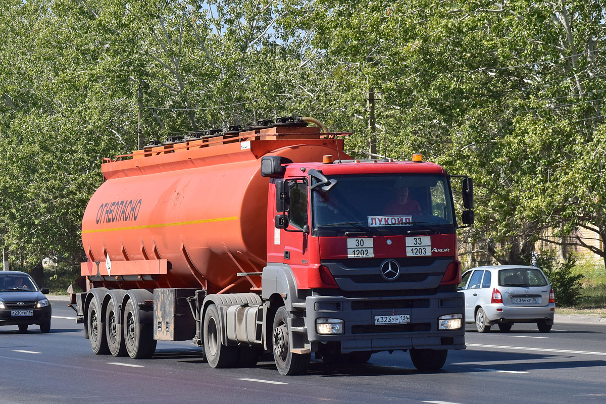 Волгоградская область, № А 323 УР 134 — Mercedes-Benz Axor 1835