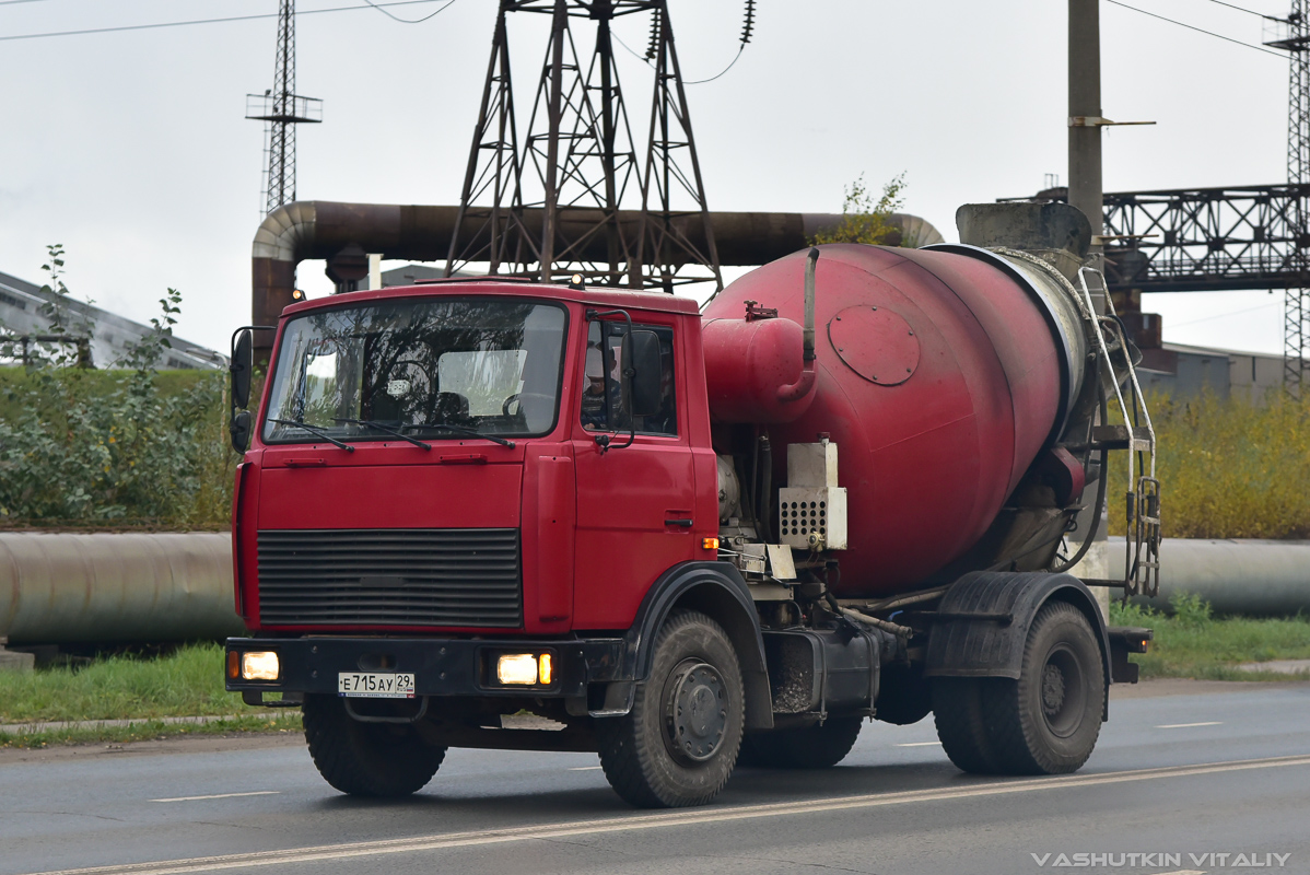 Архангельская область, № Е 715 АУ 29 — МАЗ-533702