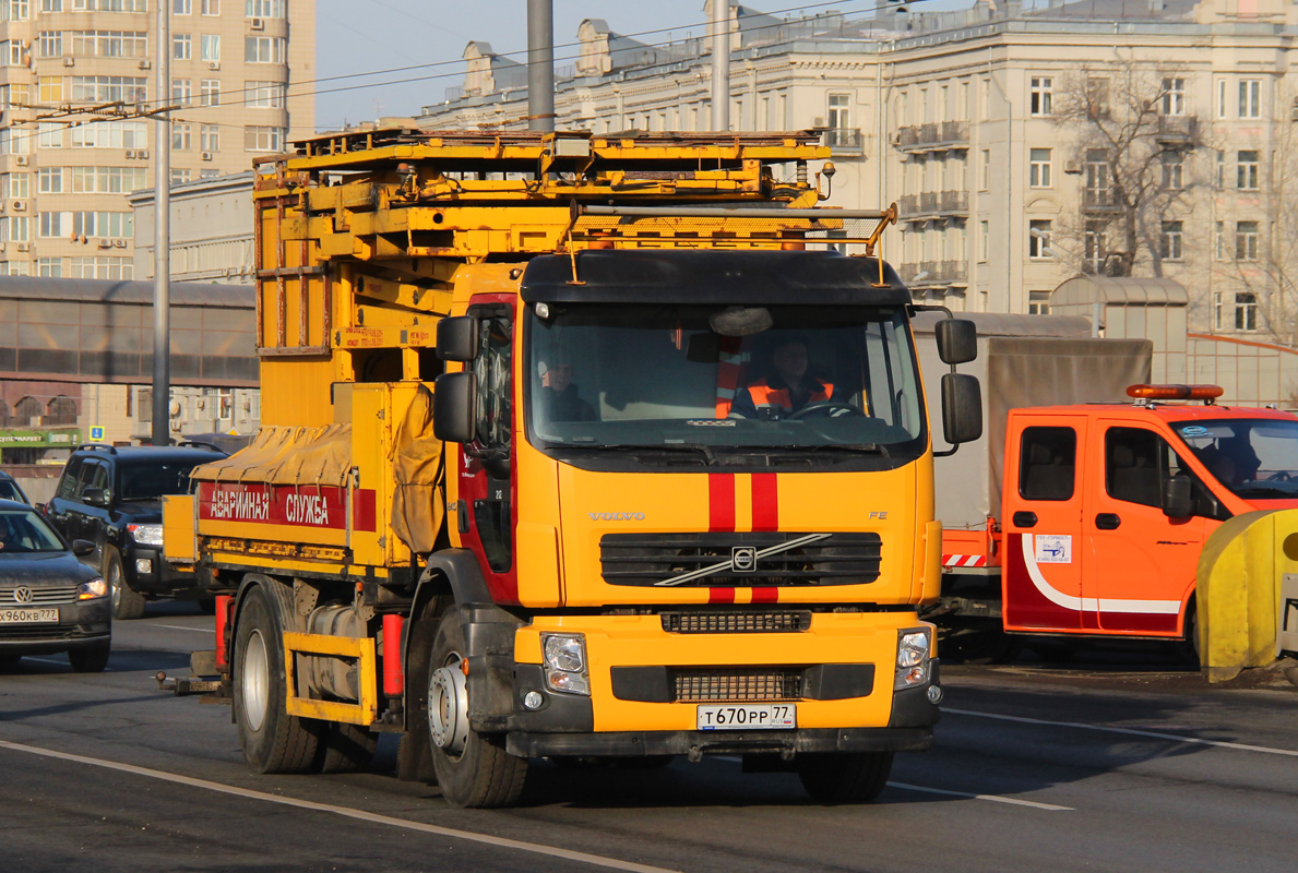 Москва, № 2212 — Volvo ('2006) FE