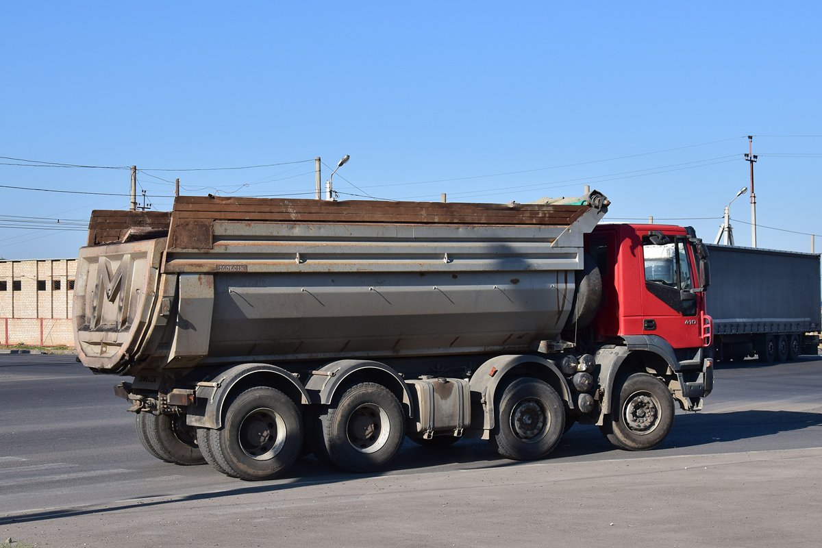 Волгоградская область, № Т 056 РУ 26 — IVECO Trakker ('2007)