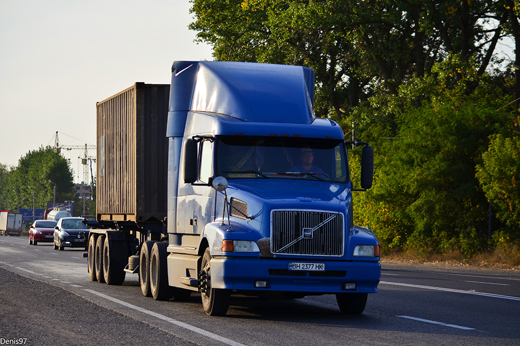 Одесская область, № ВН 2377 НК — Volvo VNL610