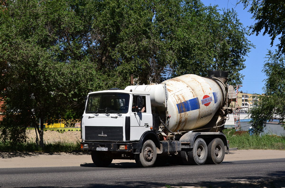 Волгоградская область, № А 598 ЕЕ 134 — МАЗ-5516A5