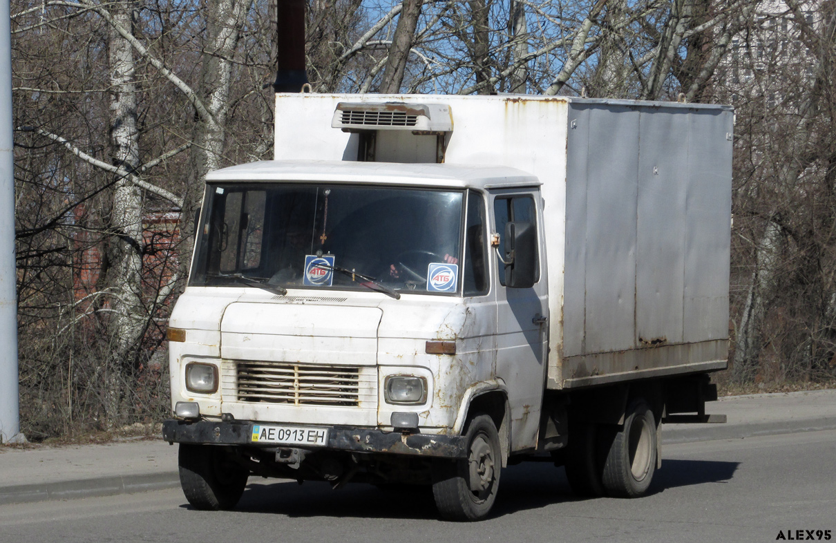 Днепропетровская область, № АЕ 0913 ЕН — Mercedes-Benz T2 ('1967)