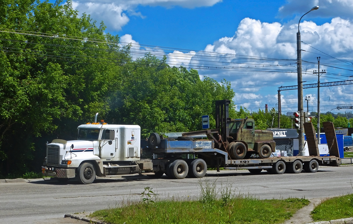 Калужская область, № О 640 АУ 40 — Freightliner FLD 120