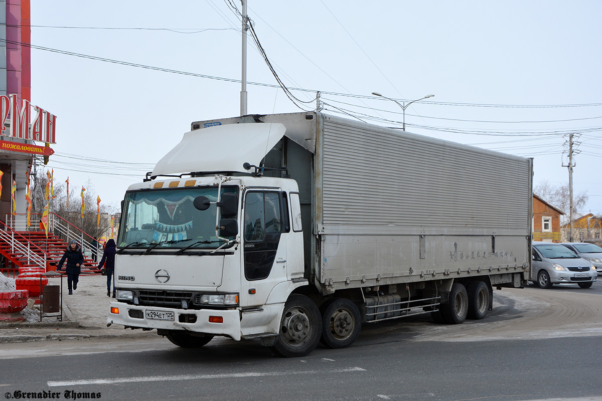 Приморский край, № К 294 ЕТ 125 — Hino Profia