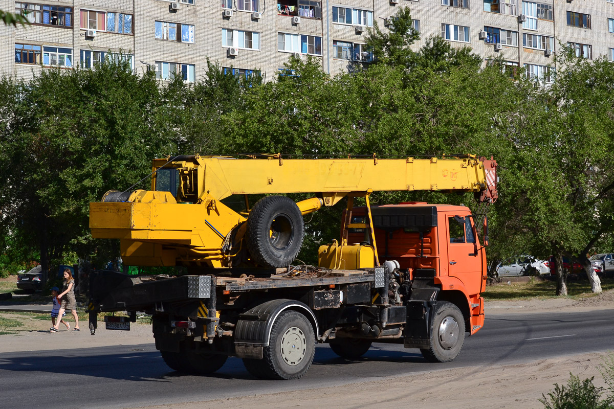 Волгоградская область, № Е 858 ВА 134 — КамАЗ-53605-15 [53605R]