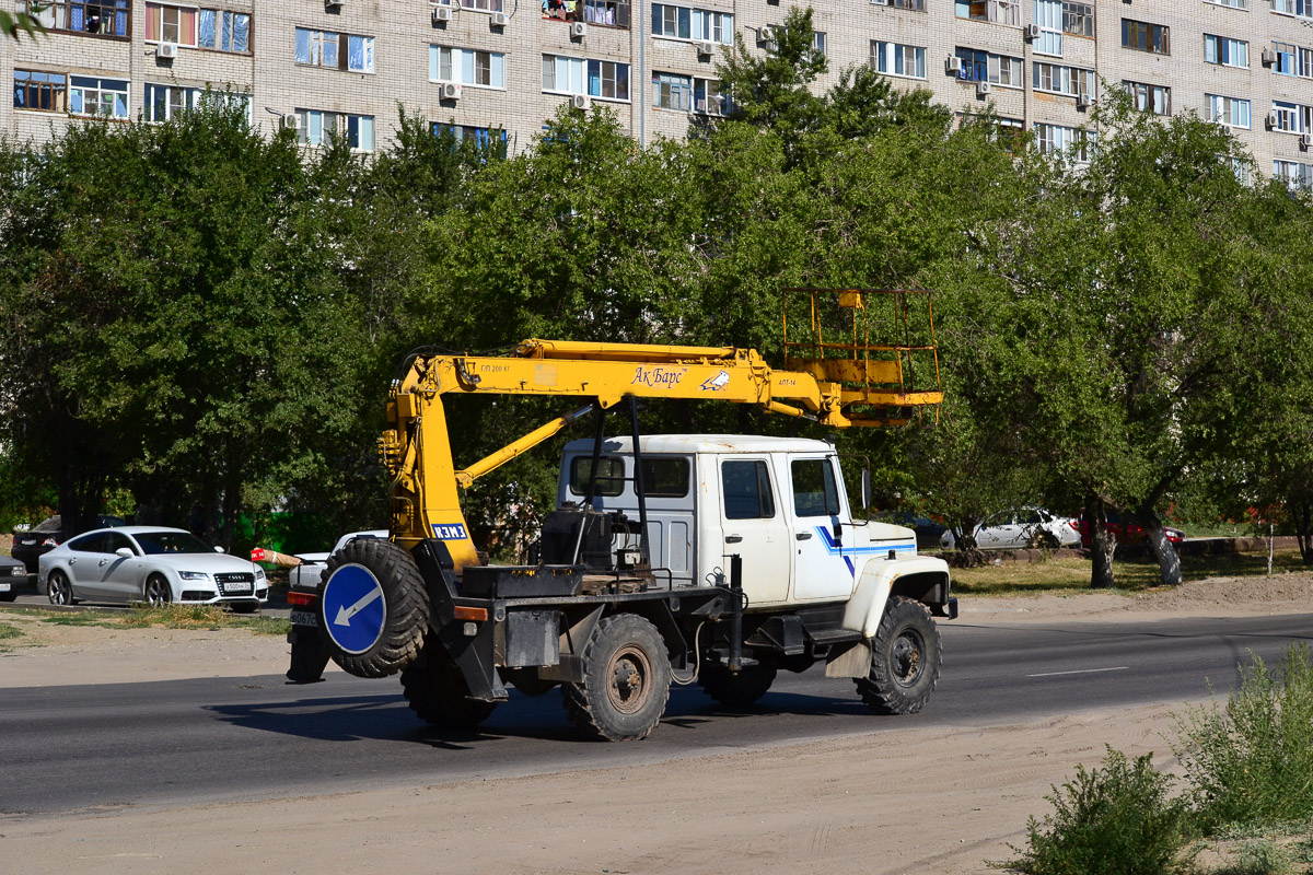 Волгоградская область, № В 067 СС 134 — ГАЗ-3308 «Садко»