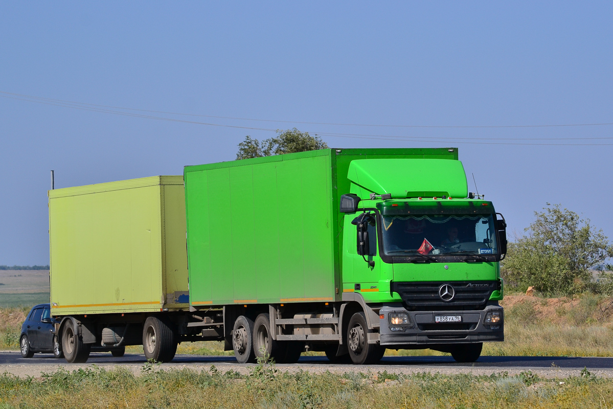 Свердловская область, № У 858 УА 96 — Mercedes-Benz Actros ('2003) 2541