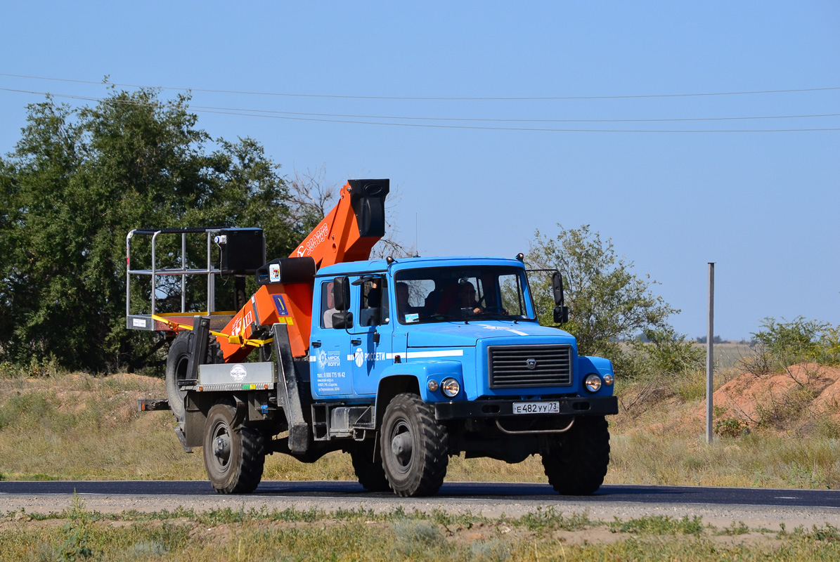 Ульяновская область, № Е 482 УУ 73 — ГАЗ-3308 (общая модель)