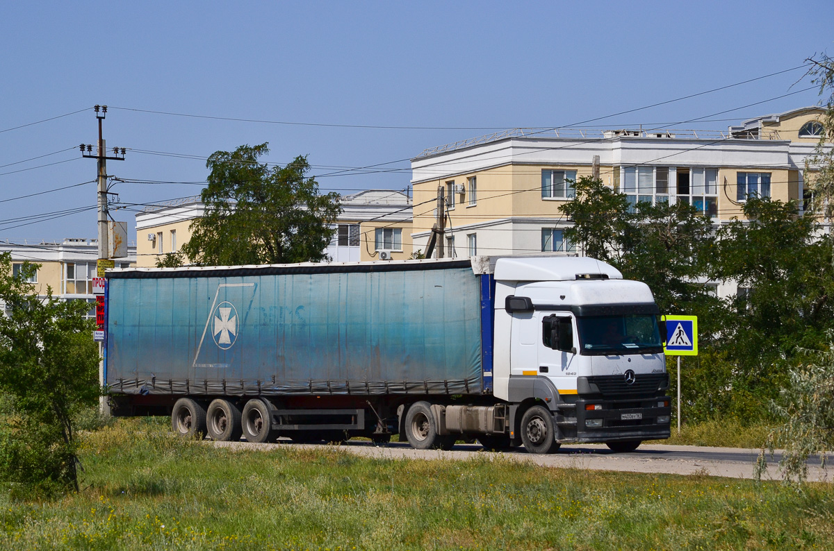 Ростовская область, № М 400 ВУ 161 — Mercedes-Benz Axor 1843