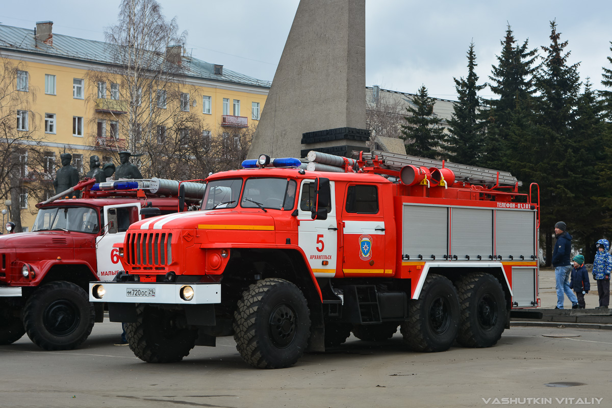 Архангельская область, № М 720 ОС 29 — Урал-5557-72