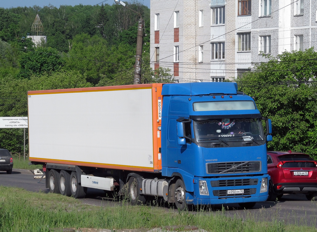 Брянская область, № Н 050 ОН 32 — Volvo ('2002) FH12.400