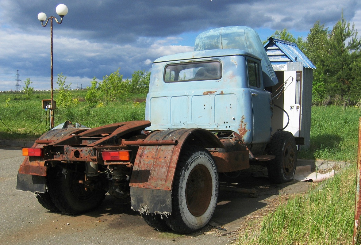 Удмуртия, № (18) Б/Н 0012 — ЗИЛ-441510; Удмуртия — Автомобили без номеров