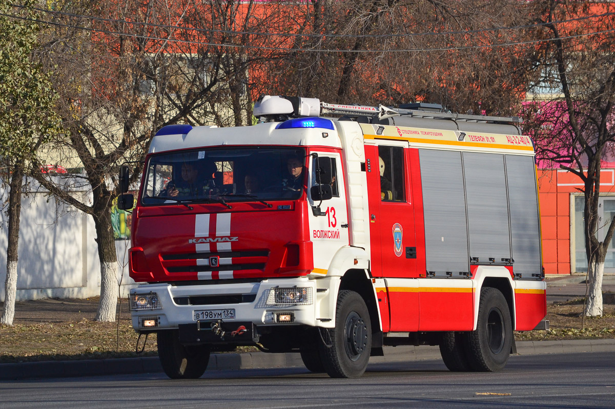 Волгоградская область, № В 198 УМ 134 — КамАЗ-5387-RF [53870F-R]