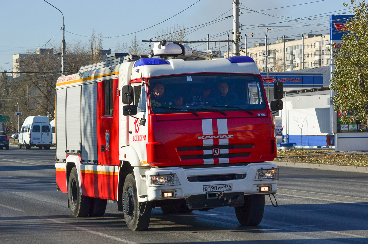 Волгоградская область, № В 198 УМ 134 — КамАЗ-5387-RF [53870F-R]