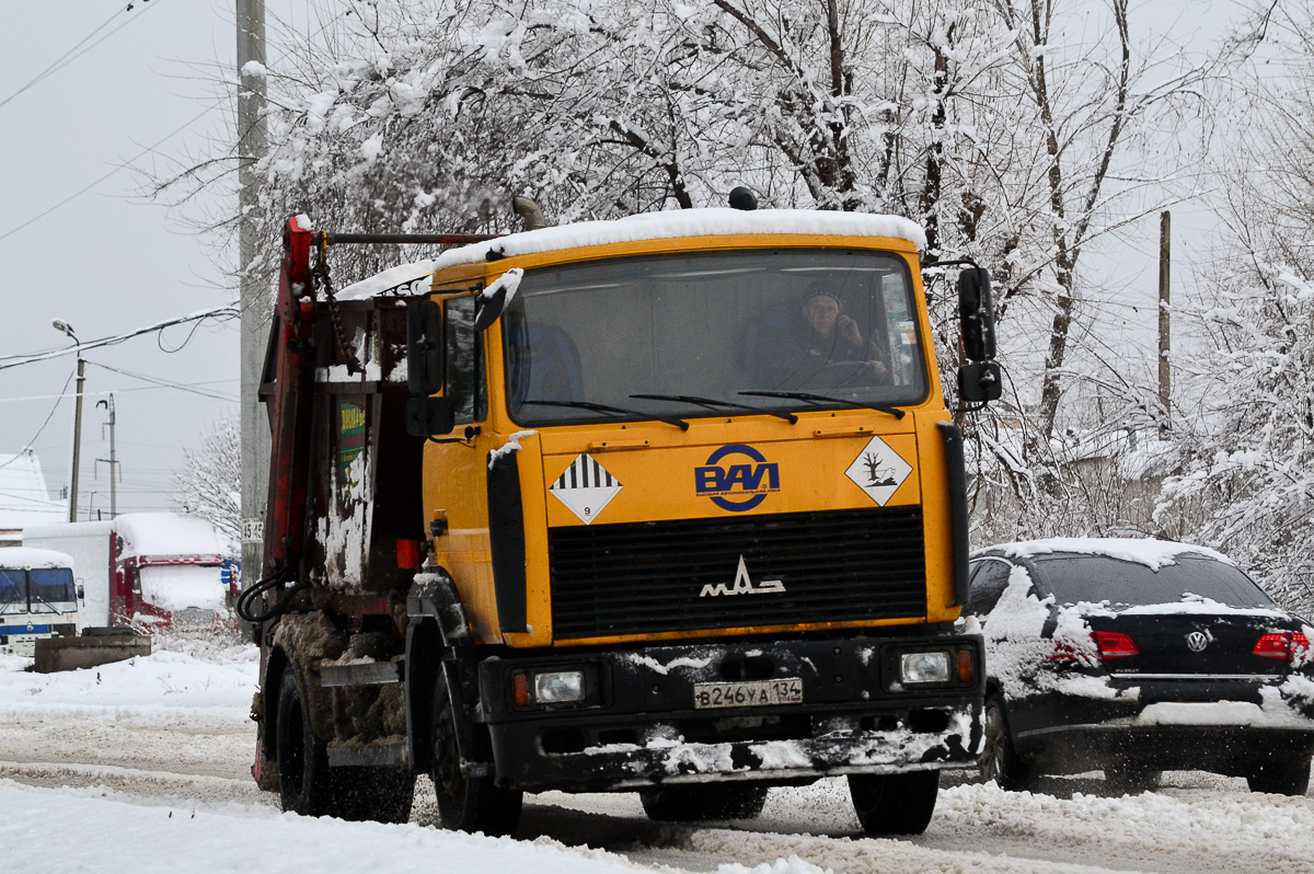 Волгоградская область, № В 246 УА 134 — МАЗ-4380P2