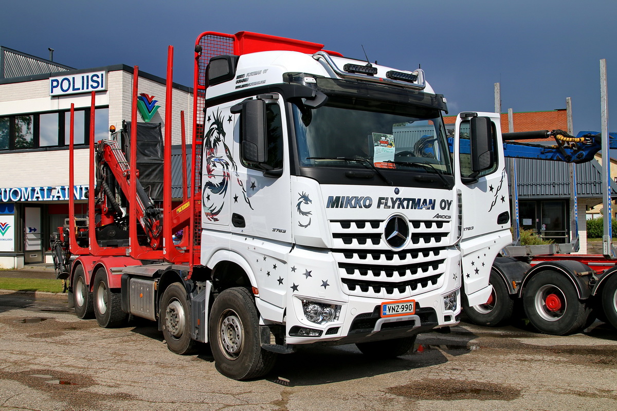 Финляндия, № VNZ-990 — Mercedes-Benz Arocs (общ.м)