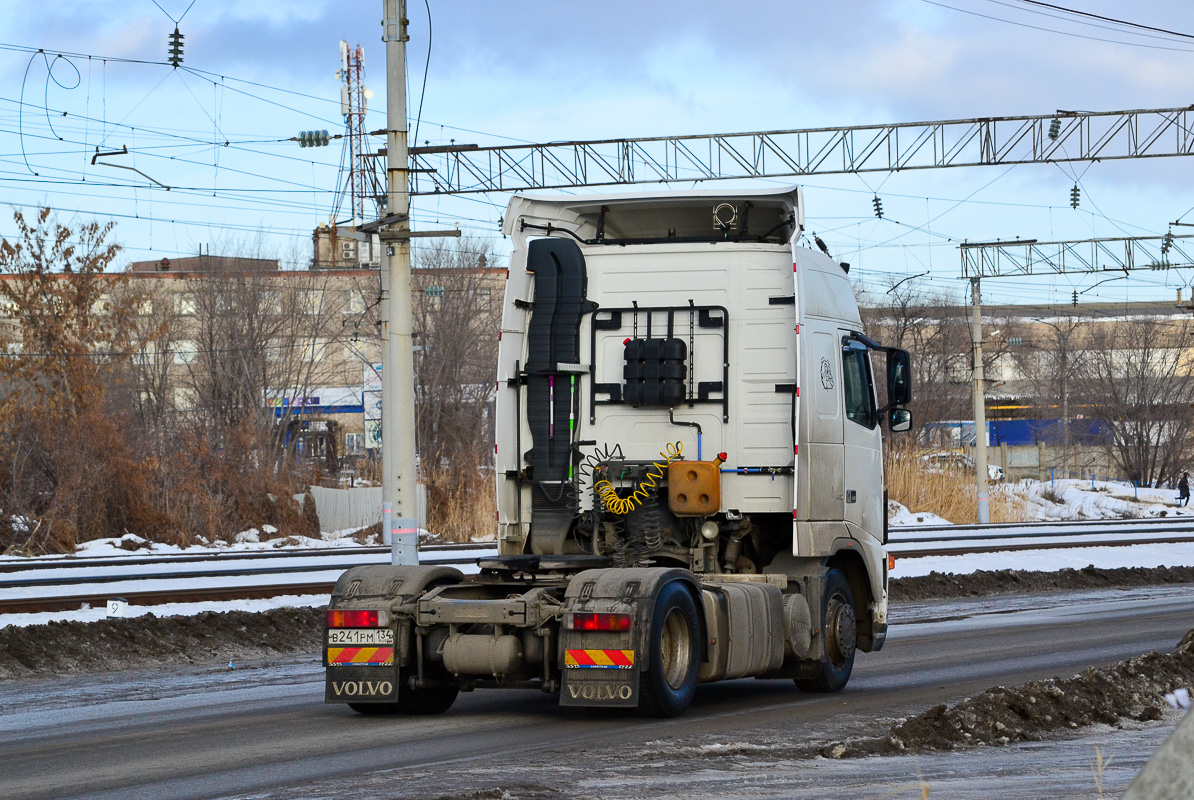 Волгоградская область, № В 241 РМ 134 — Volvo ('2002) FH12.420