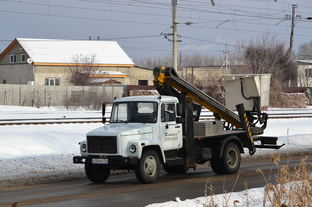 Волгоградская область, № А 124 ХА 134 — ГАЗ-3309