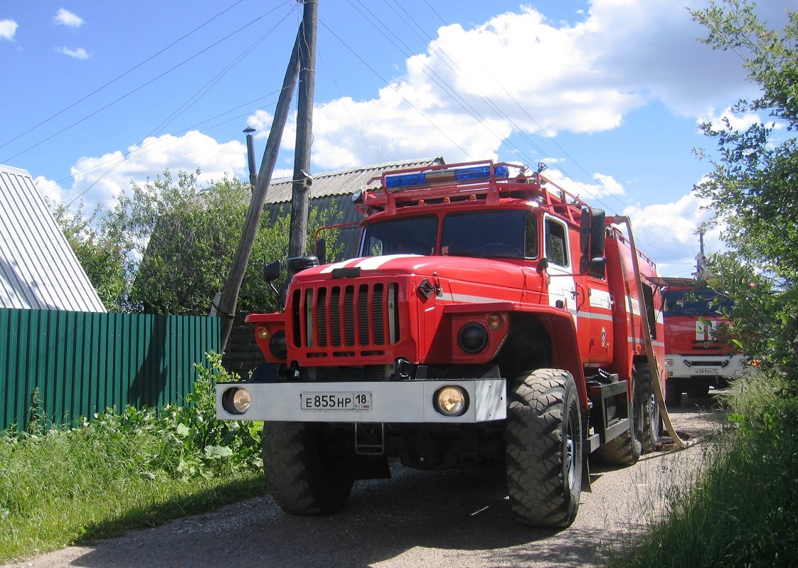 Удмуртия, № Е 855 НР 18 — Урал-5557-70